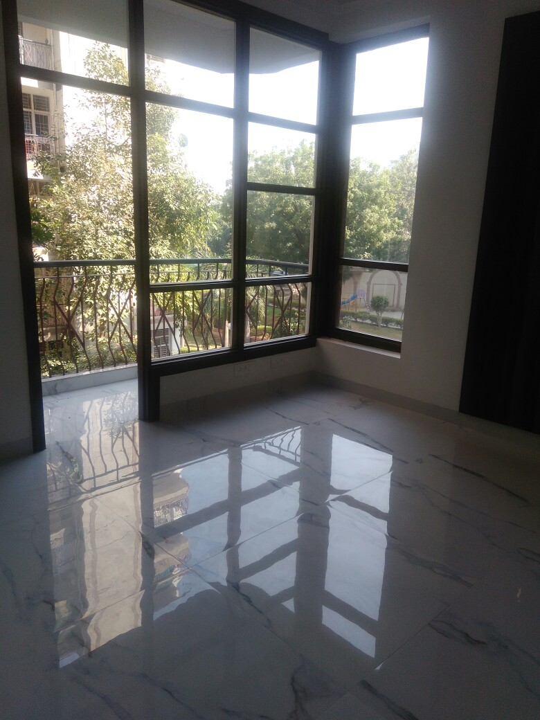 3 BHK 1600 Sq-ft Flat For Sale in Sector 22 Dwarka