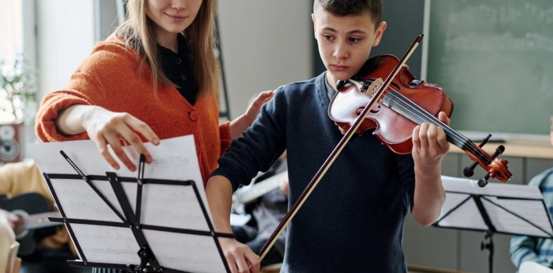 Violin Classes Near DLF Phase 5 – Learn, Grow & Perform with Confidence